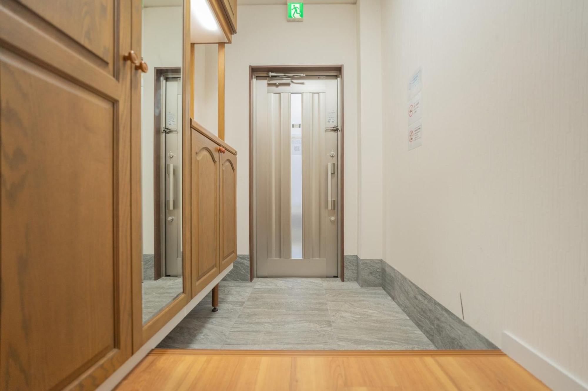 住吉メリー4階建戸建て 最大14人まで! 住吉大社徒歩圏内 梅田奈良関空まで直行 Villa Ōsaka Eksteriør bilde